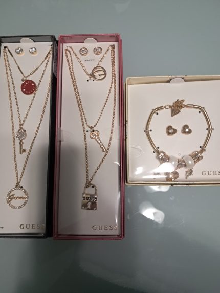 Juego de collar con aretes marca Guess (PROXIMAMENTE) – reserva