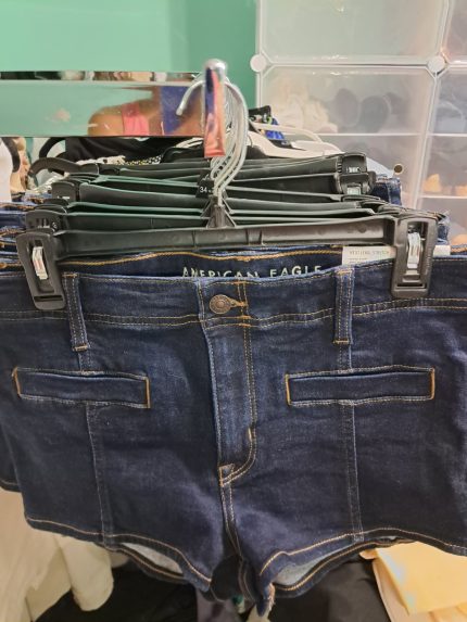 Chores jeans strech, marca AMERICAN EAGLE (PROXIMAMENTE) – reserva