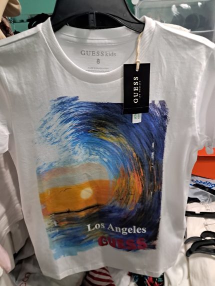 Polos de niños marca Guess, con estampado alto relieve, 100% algodón